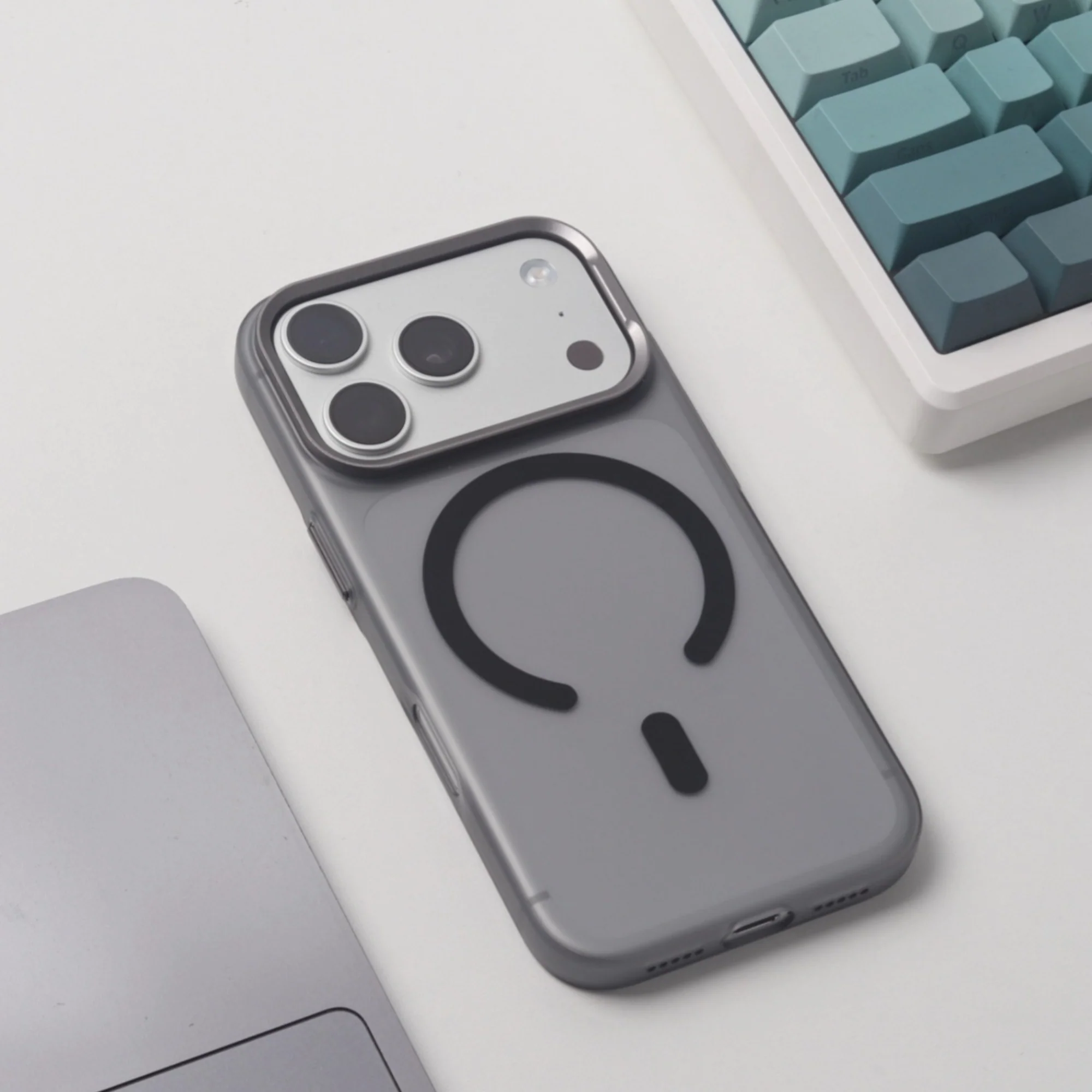 MagSafe Clarity -iPhone Case - Image 4